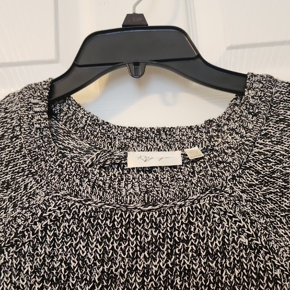 RD Style Monochrome Knit Sweater - Picture 3 of 15